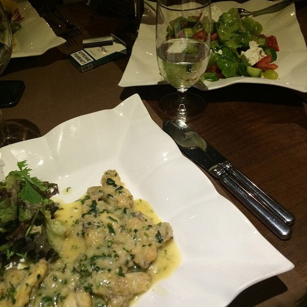 Лягушачьи лапки похожи на куриные крылья и внешне, и по вкусу Лягушачьи лапки похожи на куриные крылья и внешне, и по вкусу