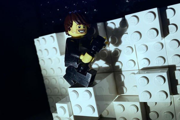 Игрушечный Сергей Лазарев из LEGO Игрушечный Сергей Лазарев из LEGO