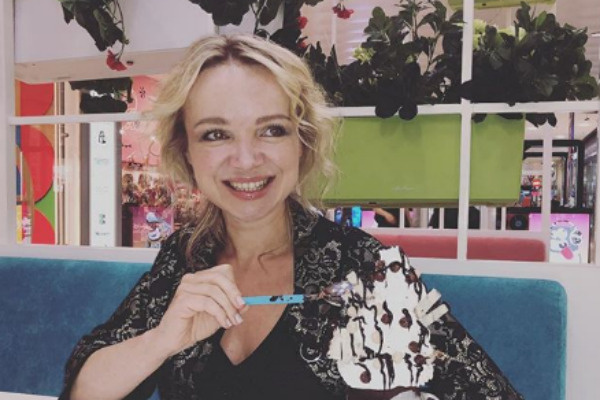 Виталина и ее семья прекратили работать в театре Джигарханяна Виталина и ее семья прекратили работать в театре Джигарханяна