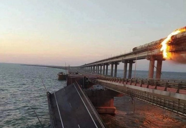 Последствия взрыва на Крымском мосту: ущерб до 500 миллионов, отмена рейсов и ограничение продажи продуктов