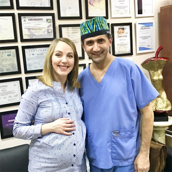 Беременная Галина Боб посетила пластического хирурга