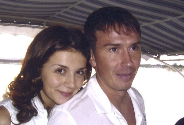 Пара поженилась в 2004 году Пара поженилась в 2004 году