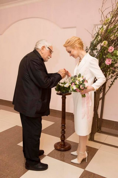 Армен Джигарханян развелся с Виталиной Цымбалюк-Романовской в ноябре прошлого года