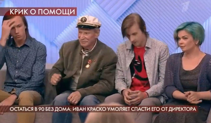 Сейчас актер живет с бывшей женой, но о воссоединении они не думают Сейчас актер живет с бывшей женой, но о воссоединении они не думают