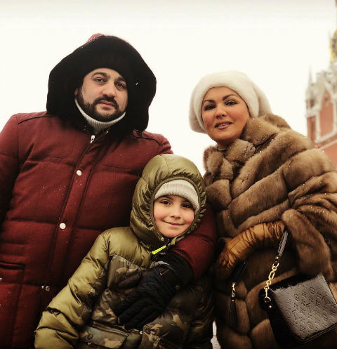 Юсиф Эйвазов и Анна Нетребко с сыном Юсиф Эйвазов и Анна Нетребко с сыном