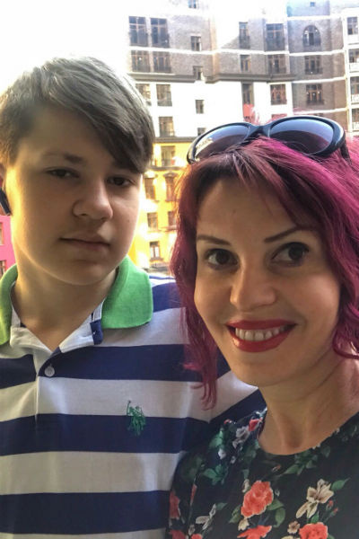 Наталья Штурм доверительно общается с сыном Наталья Штурм доверительно общается с сыном