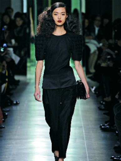 Модель с показа Bottega Veneta AW-2013/14
