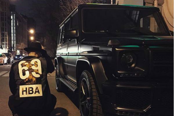 Крид неоднократно хвастался шикарным автомобилем Крид неоднократно хвастался шикарным автомобилем