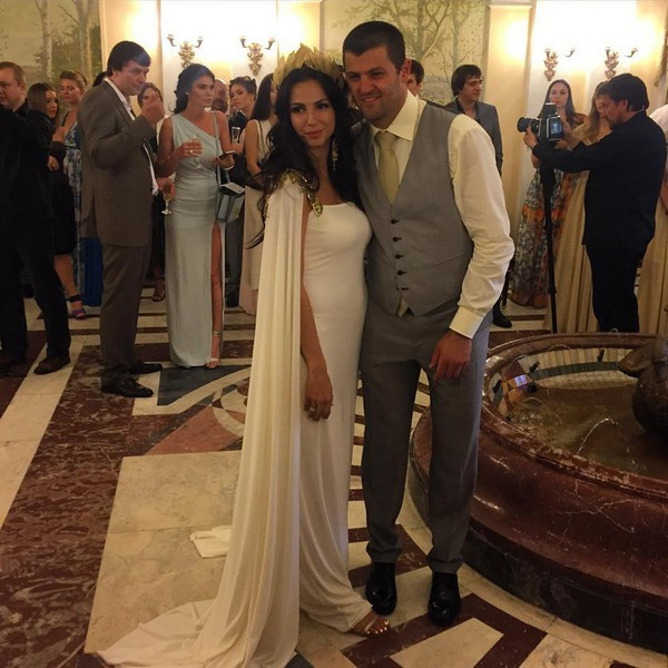 Пышная свадьба Дмитриевой и Радулова состоялась в прошлом году
