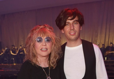 «Пусть живет у Мертвого моря со старухой у разбитого корыта»: комментарии о каминг-ауте Галкина