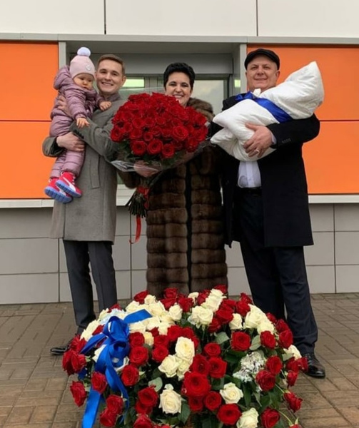 У 53-летней Елены Голуновой родился сын спустя год после появления дочери