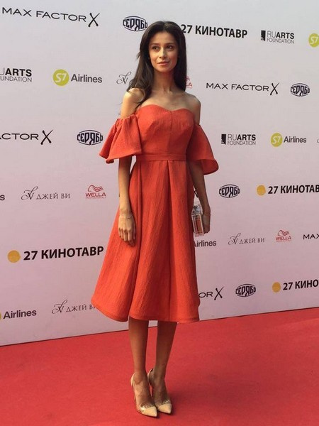 Равшана Куркова Равшана Куркова