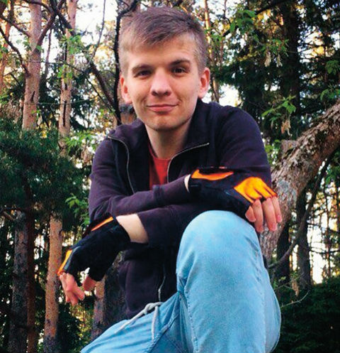 Молодой человек даже побывал в гостях у Андрея Малахова на «Пусть говорят» Молодой человек даже побывал в гостях у Андрея Малахова на «Пусть говорят»