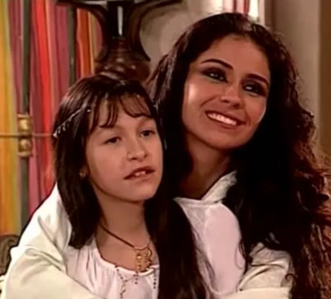 Карла Диас сыграла в "Клоне" дочь главной героини Жади.