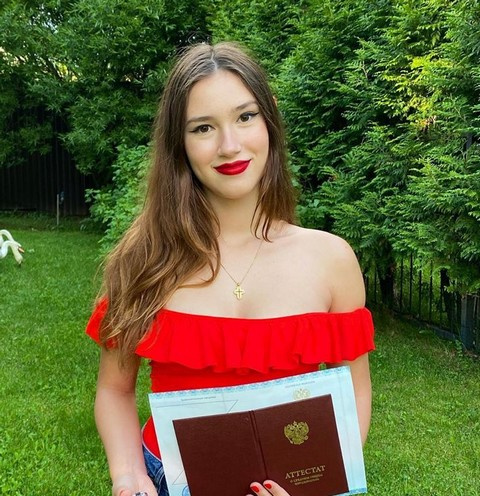 18-летняя дочь Бориса Немцова выходит замуж 
