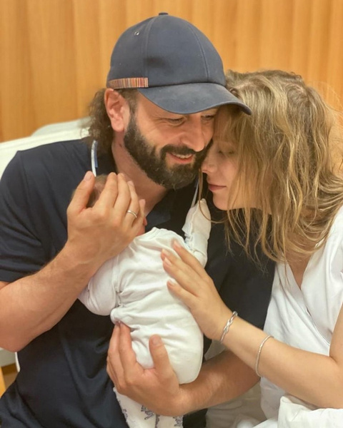 ...а в августе 2021-го стали родителями ...а в августе 2021-го стали родителями