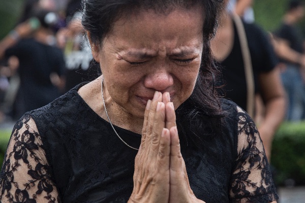 Тайцы с трудом переживают смерть монарха 