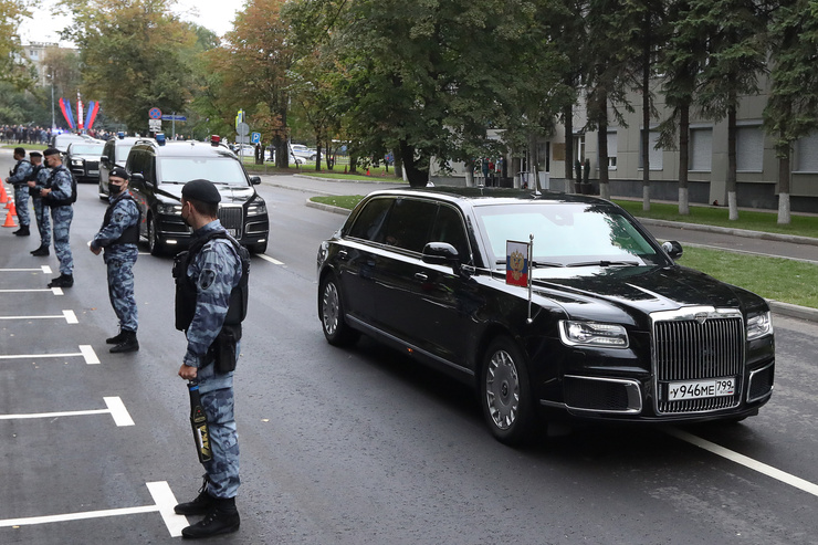 Президент прибыл на прощание позже всех Президент прибыл на прощание позже всех