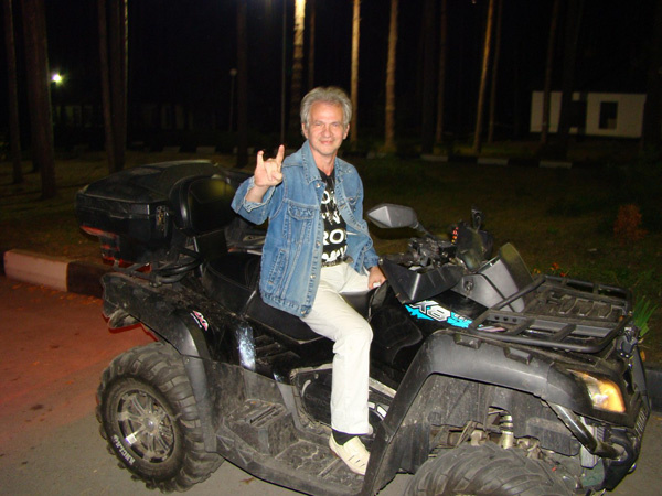 Игорь Кущев был в составе группы «Сектор Газа» с 1989 по 1991 годы