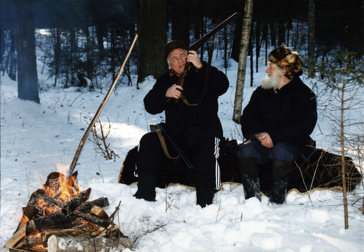 Черномырдин периодически ездил на охоту, но в 1997-м попал в эпицентр скандала из-за любимого хобби: он застрелил двух медвежат, что осудила общественность