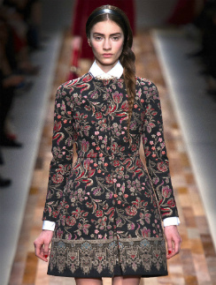 Модель с показа Valentino A/W-2013/14