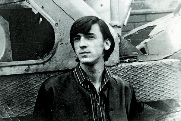 После школы Михаил поступил в Ленинградский государственный институт театра, музыки и кинематографии. На фото – 1968 год