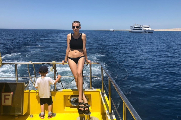 Дарья Мельникова уехала в отпуск с семьей Дарья Мельникова уехала в отпуск с семьей