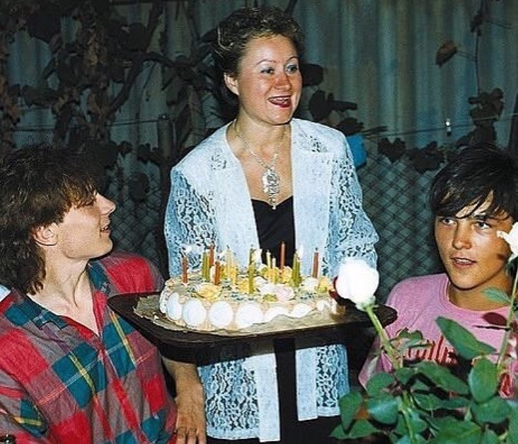 Андрей Разин (слева), Юра Шатунов и его опекун Галина Венедиктова