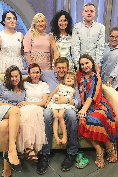 В трудных жизненных ситуациях Корчевникова всегда поддерживают друзья и коллеги В трудных жизненных ситуациях Корчевникова всегда поддерживают друзья и коллеги
