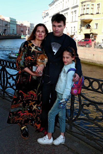 Артист с третьей женой Юлией и дочерью Василисой, 2016 год 