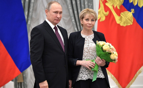 В 2016 году Елизавета Глинка получила награду от президента В 2016 году Елизавета Глинка получила награду от президента