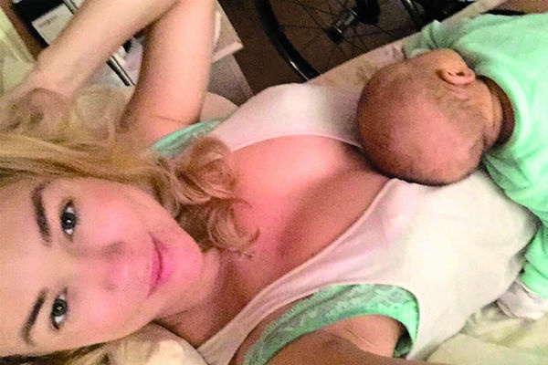 Первые несколько дней Ксения почти не спала – не могла насмотреться на новорожденную дочку