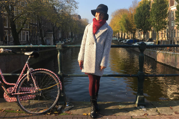 Анна Пескова на мосту в Амстердаме