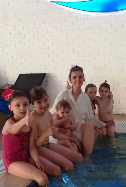 Елена с детьми от Жукова