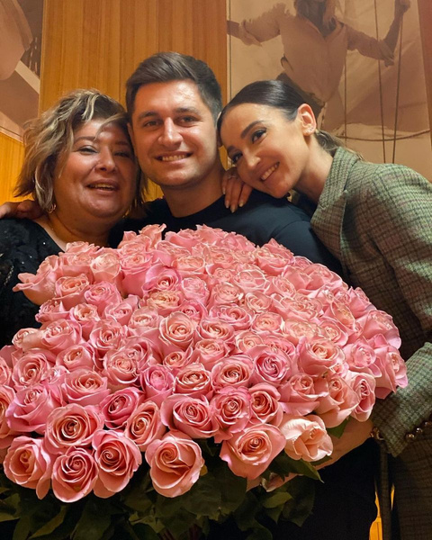 Дава познакомил возлюбленную с родителями