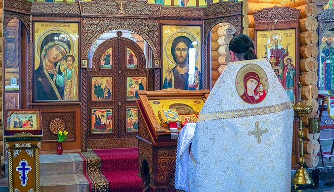 Послушник с коронавирусом сжег себя на ступенях храма