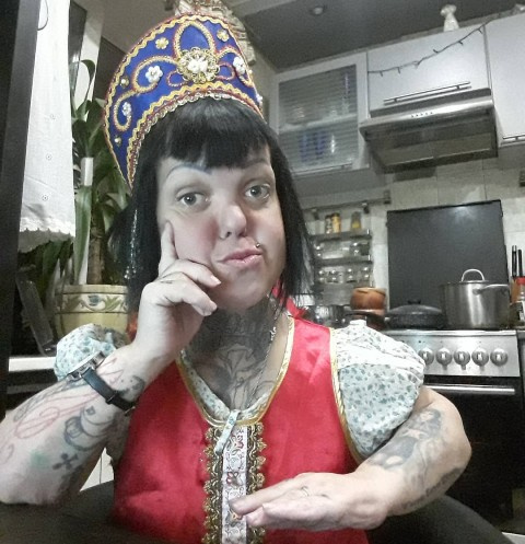 Анна Каст