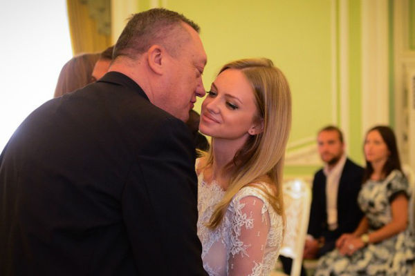 Милана Кержакова неоднократно говорила о том, что восхищается близкими людьми Милана Кержакова неоднократно говорила о том, что восхищается близкими людьми