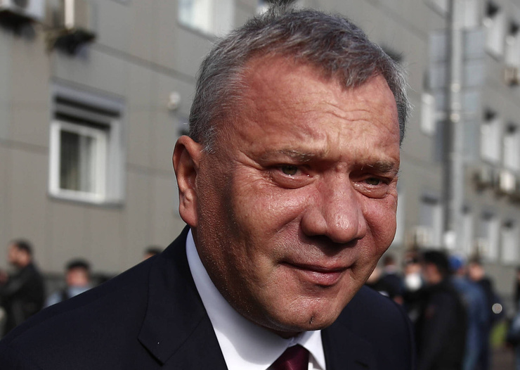 Член правительства Юрий Борисов Член правительства Юрий Борисов