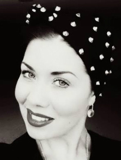 Екатерина Пономарева, ведущий визажист MAC в России и СНГ Екатерина Пономарева, ведущий визажист MAC в России и СНГ