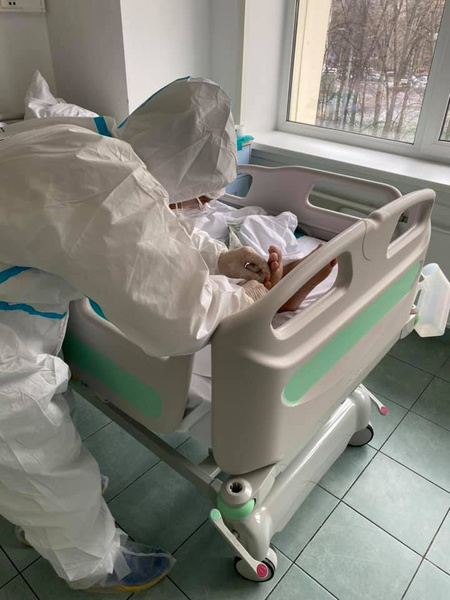 Одна из обязанностей волонтеров — активизация пациентов Одна из обязанностей волонтеров — активизация пациентов