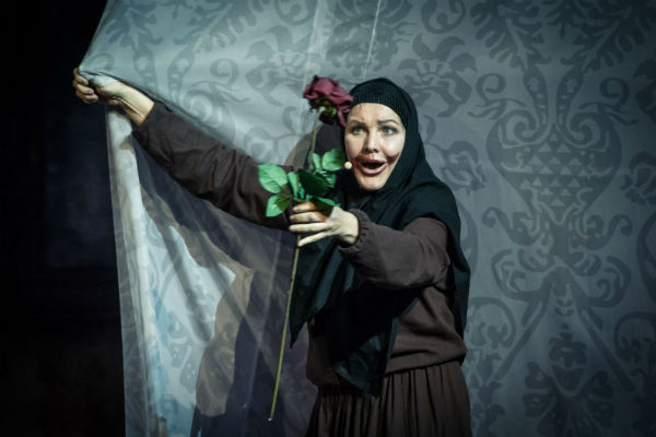 Елена Проклова в спектакле «Омут любви» по пьесе «Яма»