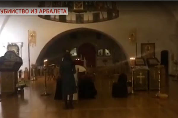 Бывшая жена Маругова всю ночь читала молитвы у его гроба: кадры с похорон «колбасного короля»
