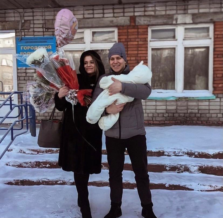 Пара назвала девочку Викой Пара назвала девочку Викой