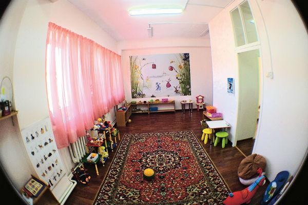 За возможность побывать в «Городе детства» клиенты платят Евгению Пятковскому 3 тысячи рублей в день