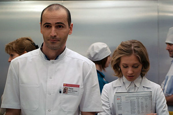 Актер получил известность после сериала «Интерны» Актер получил известность после сериала «Интерны»
