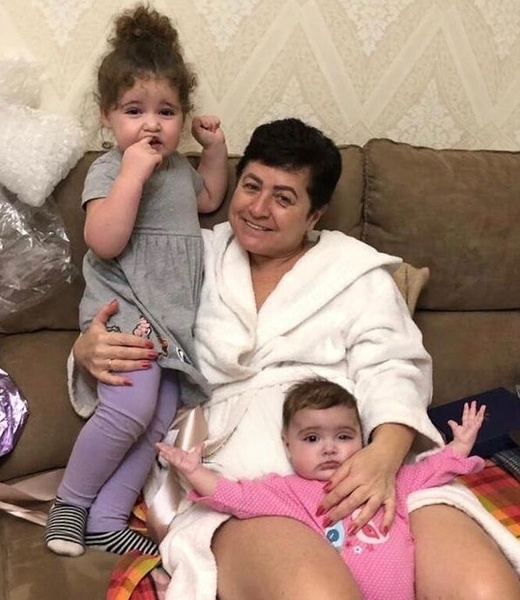 Ирина впервые стала мамой в 2018 году, а через год у них родился второй малыш. Ирина впервые стала мамой в 2018 году, а через год у них родился второй малыш.