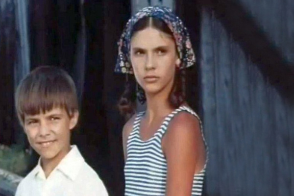 The artist performed her first role in the film The artist performed her first role in the film