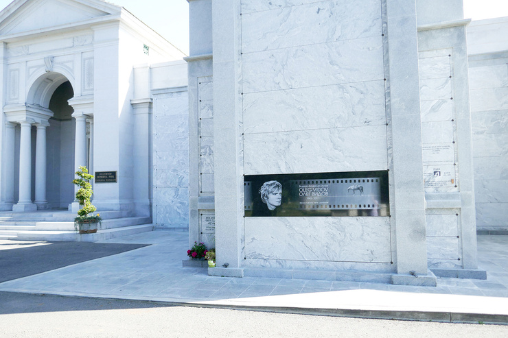 Актера похоронили в Лос-Анджелесе на кладбище Hollywood Forever