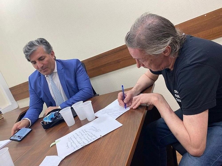 Защитник Ефремова Пашаев намерен доказать невиновность актера